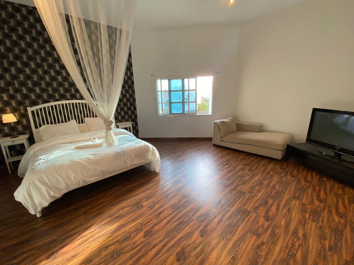 Comfortable Private Rooms In Compound Housing Dubai Exterior photo