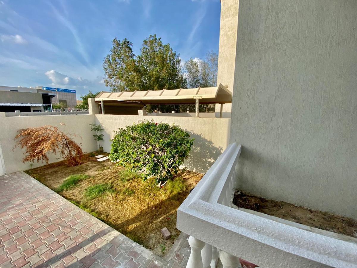 Comfortable Private Rooms In Compound Housing Dubai Exterior photo