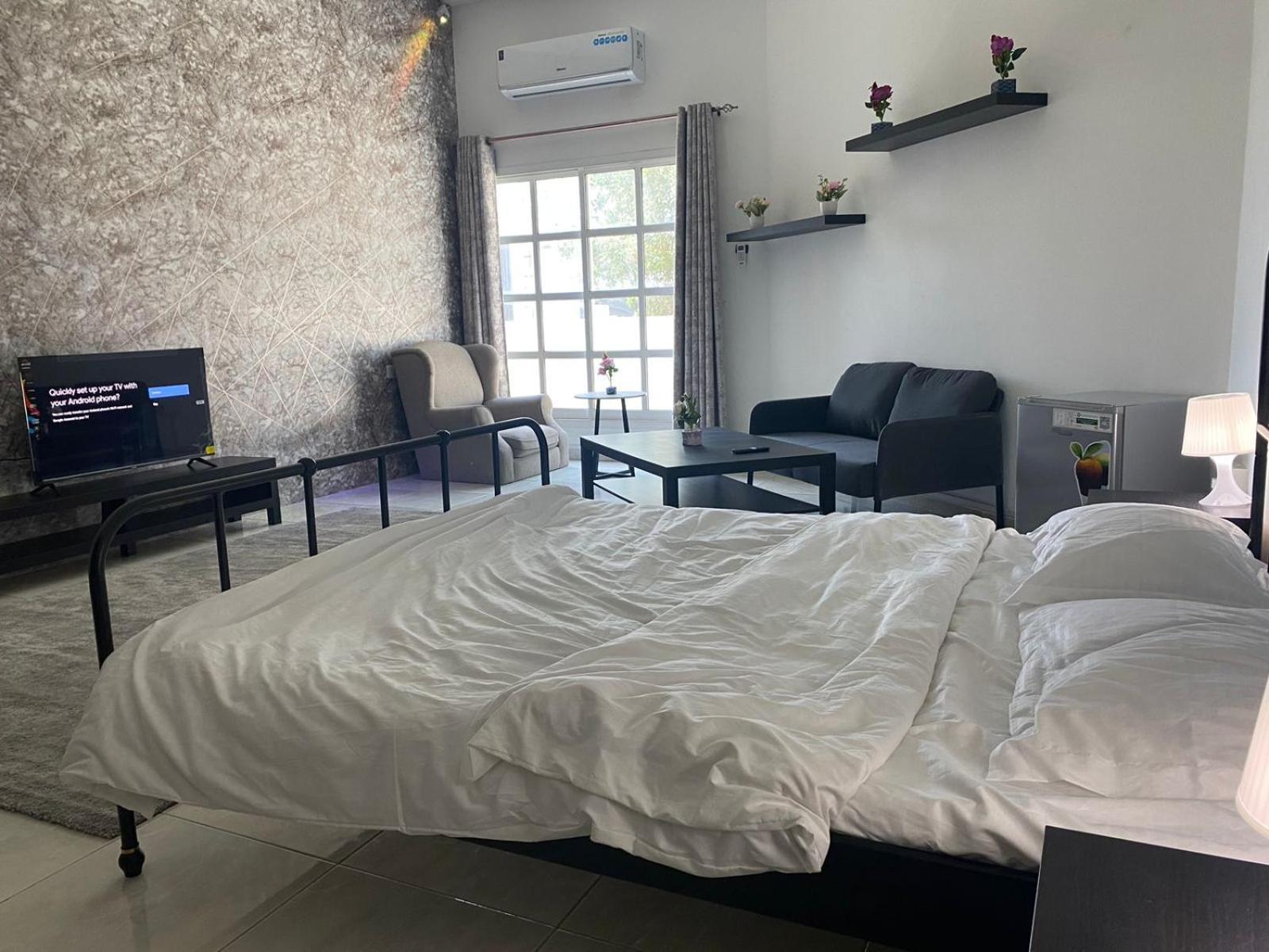 Comfortable Private Rooms In Compound Housing Dubai Exterior photo