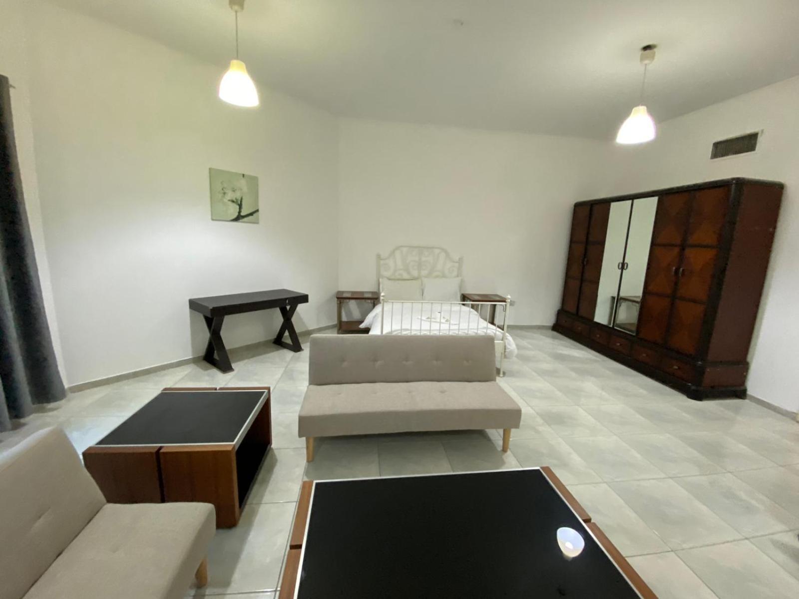 Comfortable Private Rooms In Compound Housing Dubai Exterior photo