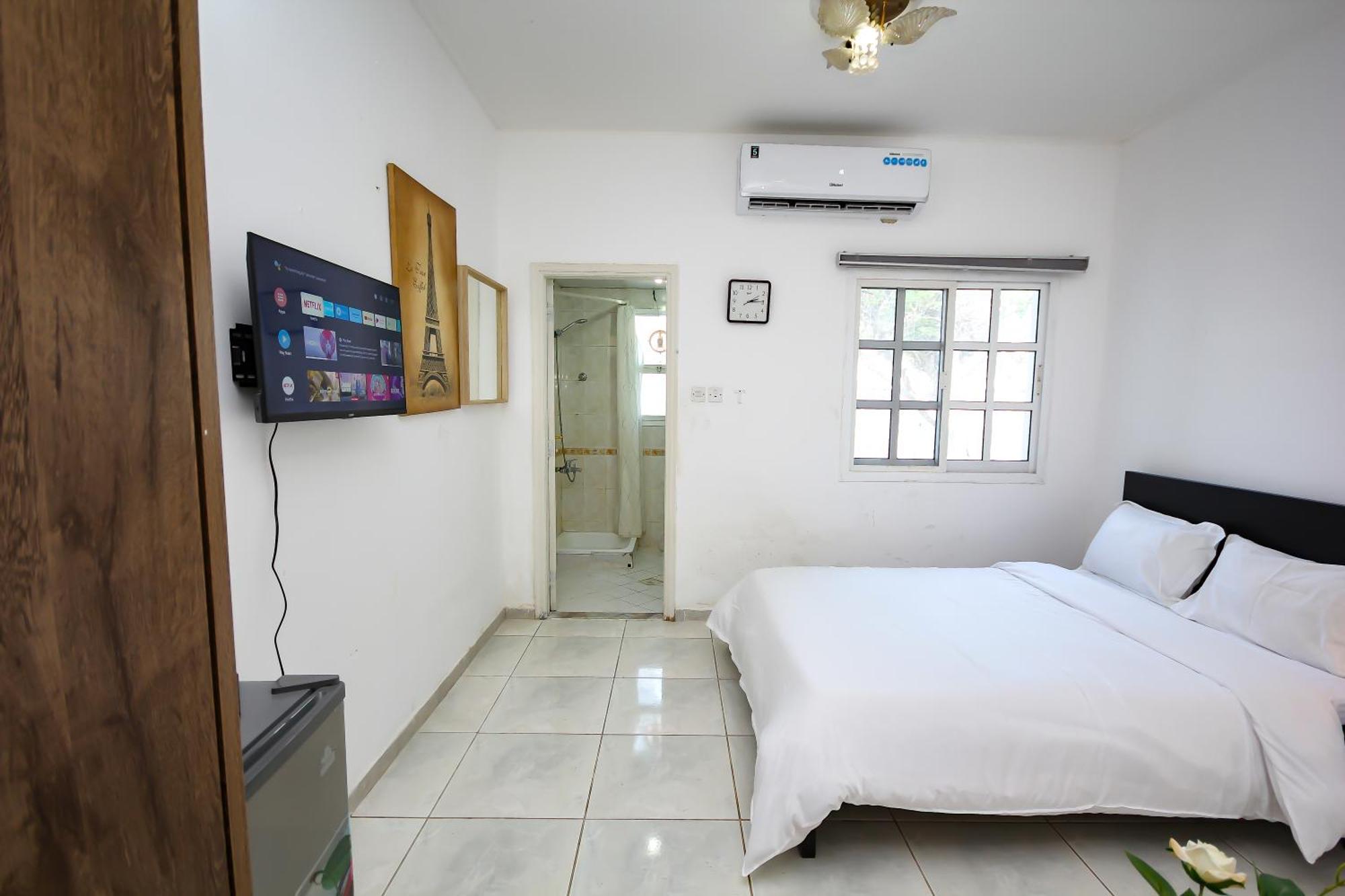 Comfortable Private Rooms In Compound Housing Dubai Exterior photo